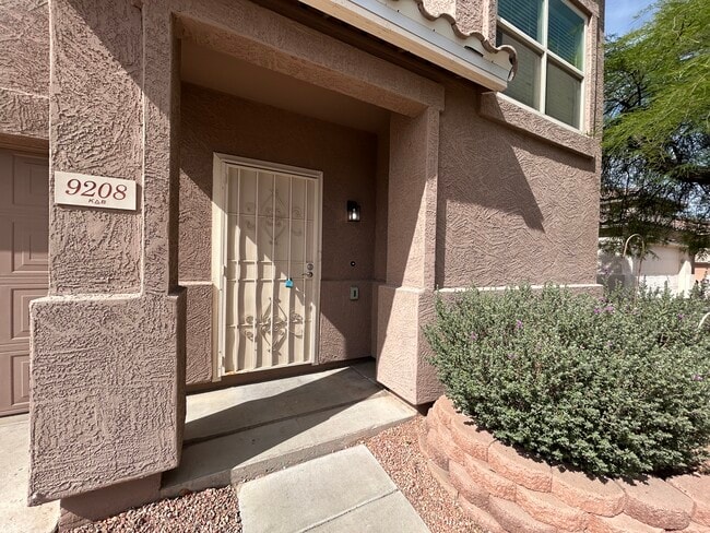 Building Photo - 9208 W Coolidge St