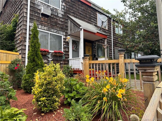 Building Photo - 610 Seaview Ave