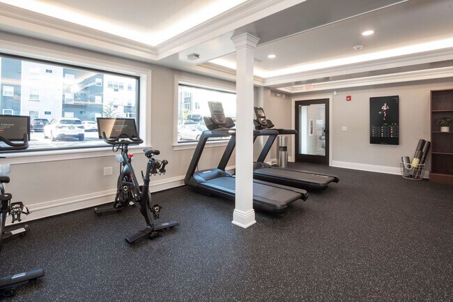 Foto del edificio - Hickory Manor: In-Unit Washer & Dryer, Hea...