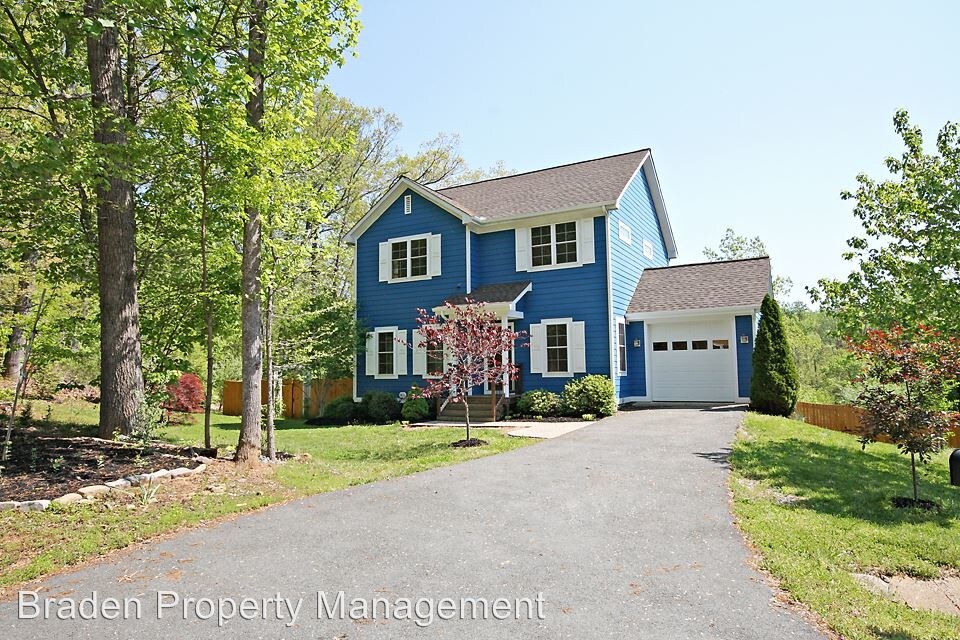 Foto principal - 3 br, 2.5 bath House - 420 Woodhaven Court