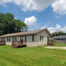 Building Photo - 105 Combs Blvd