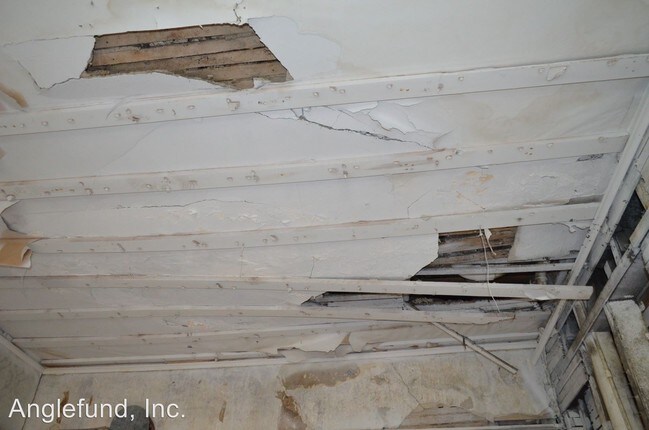 Building Photo - 3 br, 2 bath House - 325 N Charles St.
