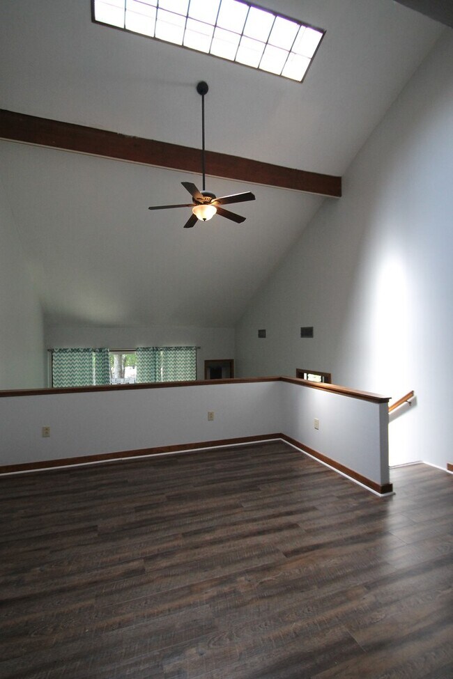 Foto del edificio - Exclusively Offered by Muse Realty, LLC