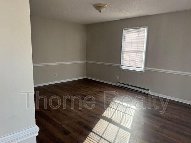 Building Photo - 1401 Dogwood Ave