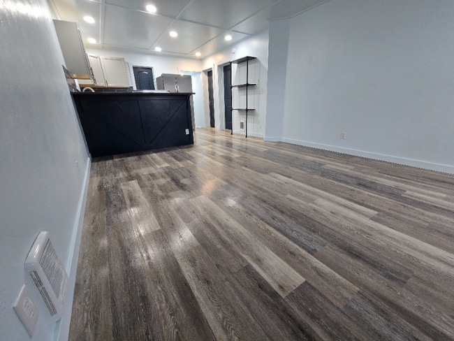 Building Photo - 1130 E 2nd St