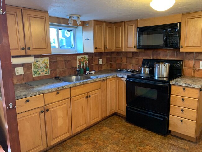 Foto del edificio - 145 Nichols Ave