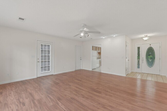 Foto del edificio - 100 Timberline Dr