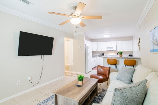 Building Photo - Coastal Condo for rent!