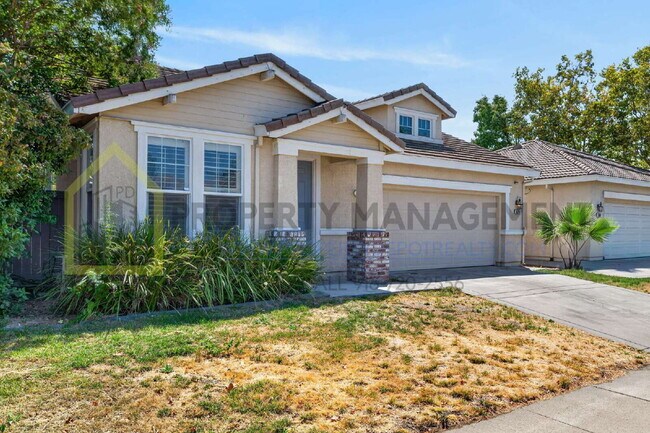 Foto del edificio - Spacious 3-Bed, 2-Bath Retreat on Charm Way
