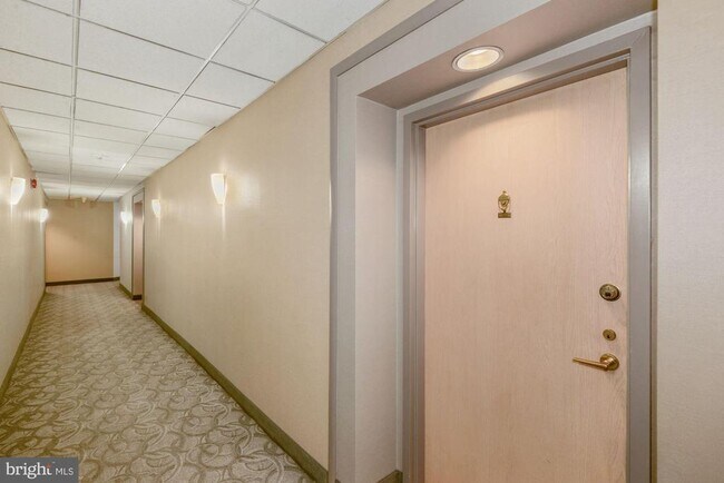 Foto del edificio - 2111 Wisconsin Ave NW