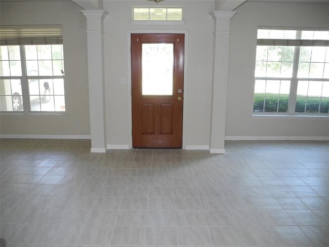 Building Photo - 2601 Briana Shay Dr