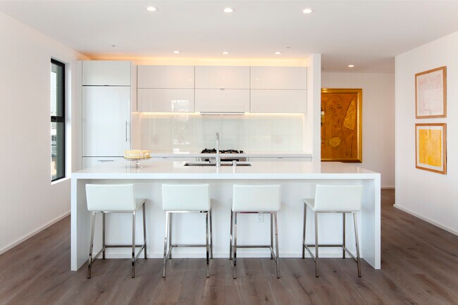 Gourmet Kitchen - 415 De Haro St