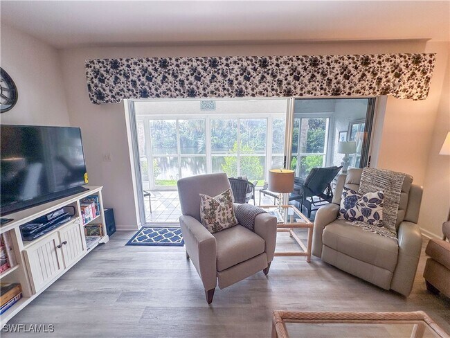 Foto del edificio - 4240 Lake Forest Dr