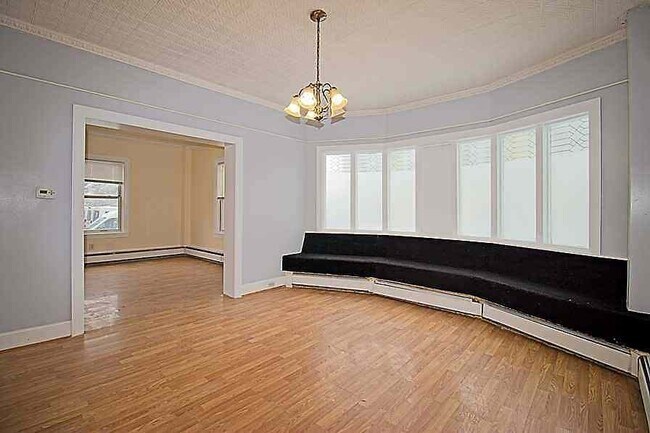 Foto del edificio - 58 Federal Ave