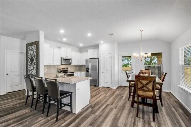 Foto del edificio - 119 Nathaniel Dr