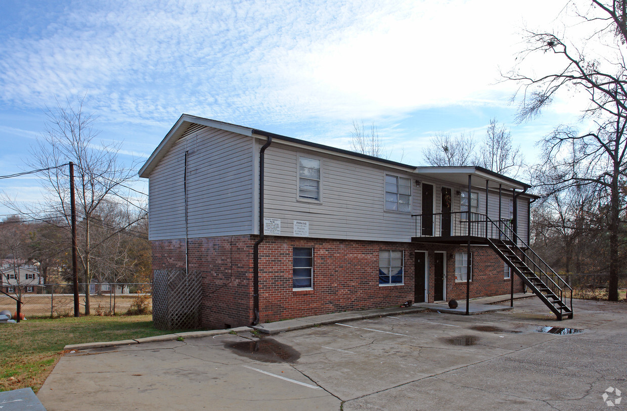 Primary Photo - 205 Morton Ave