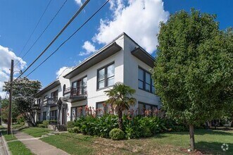 Building Photo - 5305 Reiger Ave