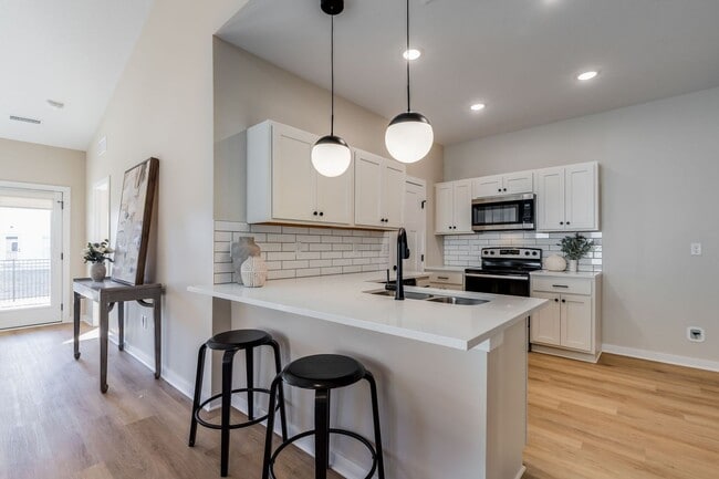 Building Photo - Pineway Maxwell Plan