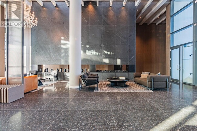 Photo du bâtiment - 8 Interchange Wy