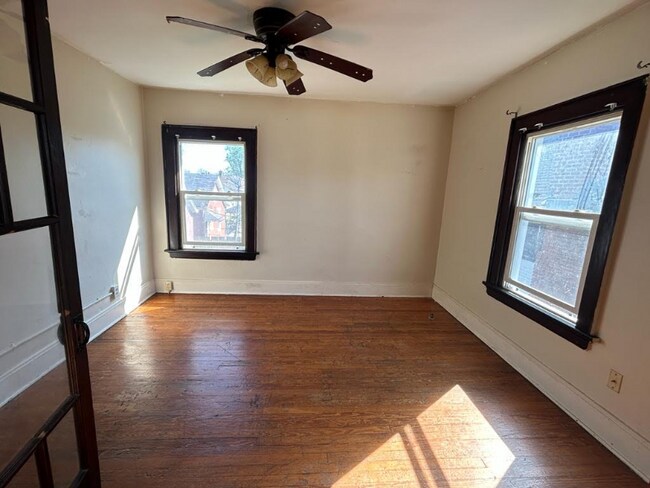 Building Photo - 3306 Emerson Ave