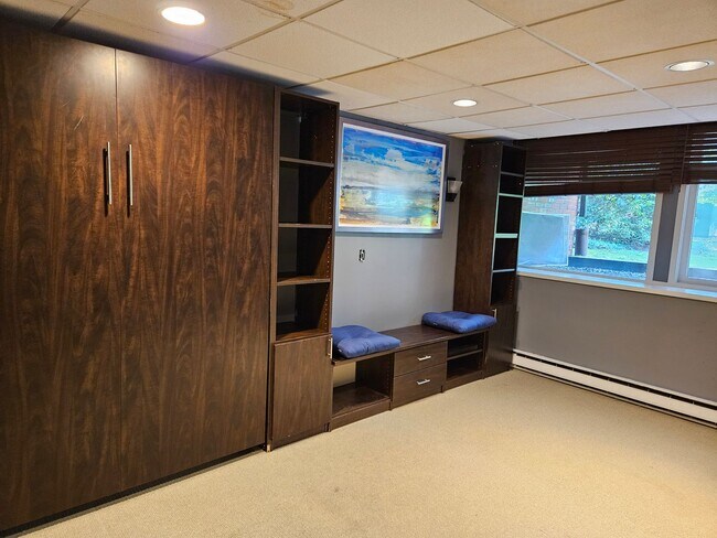 Foto del edificio - 1 Tenant Max.  ALL INCLUSIVE, Modern Split...