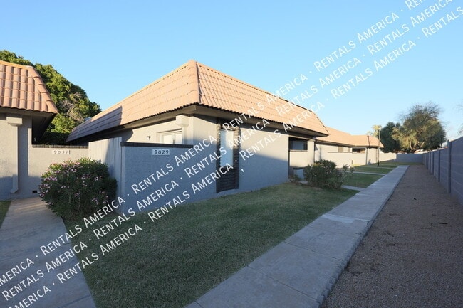 Foto del edificio - 9029 W Elm St