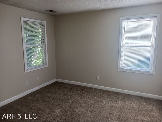 Building Photo - 3 br, 1 bath House - 6215 Lathrop Avenue