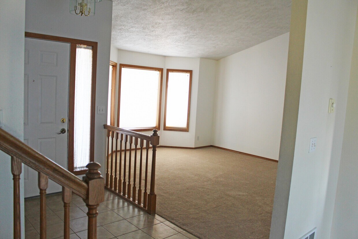 Primary Photo - 1541 Ridgeview Dr