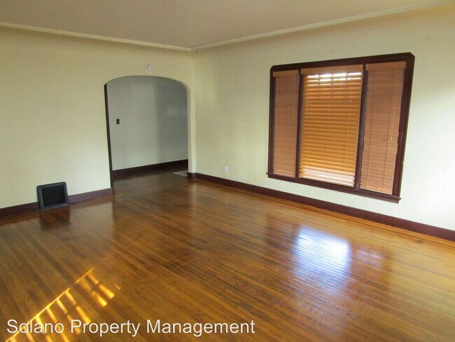 Building Photo - 3 br, 1.5 bath House - 921 Empire St.
