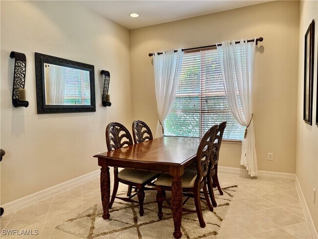 Foto del edificio - 10419 Carolina Willow Dr