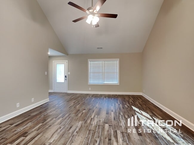 Building Photo - 1080 Dublin Drive Clarksville TN