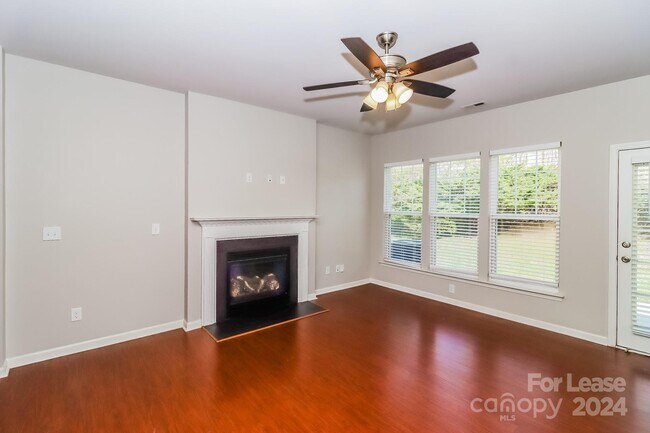 Building Photo - 10612 Secret Garden Ln