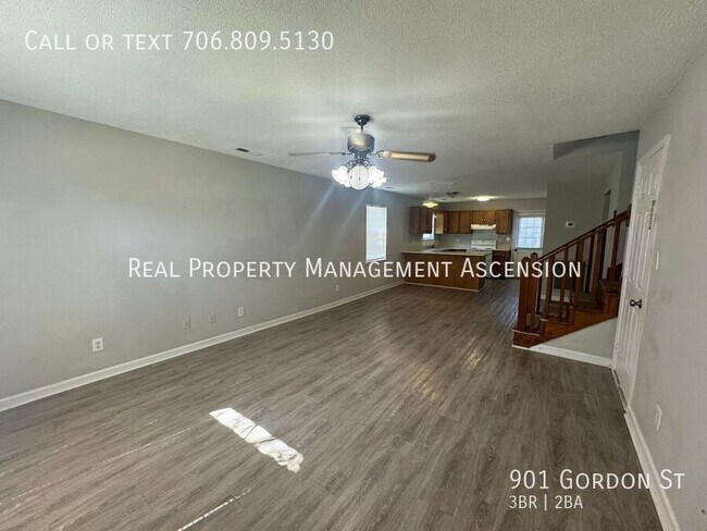 Building Photo - 901 Gordon St