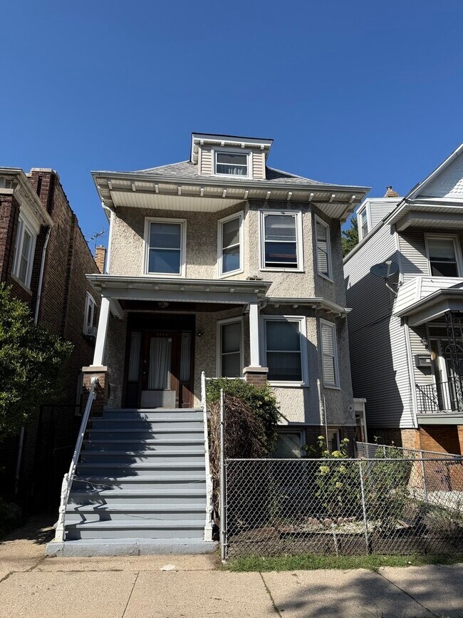 Foto del edificio - 2448 W Gunnison St