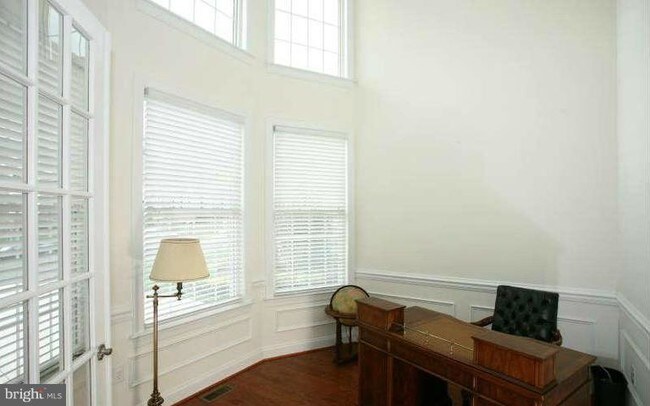Building Photo - 120 Flying Ebony Pl