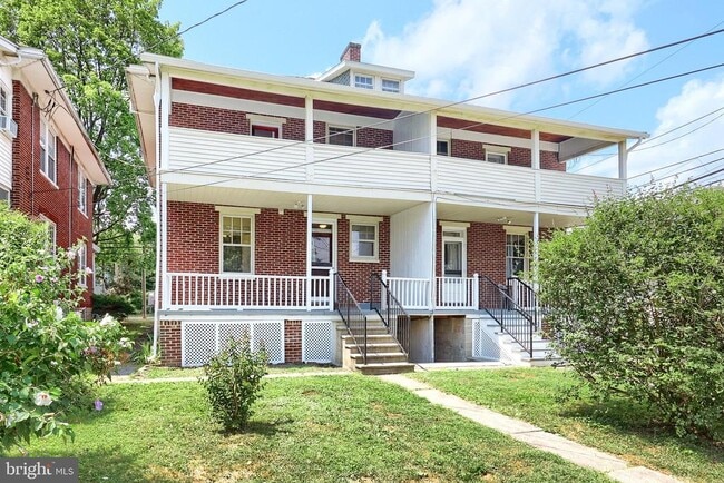 Building Photo - 317 N Stratton St
