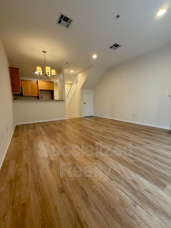 Foto del edificio - 5716 Whitsett Ave
