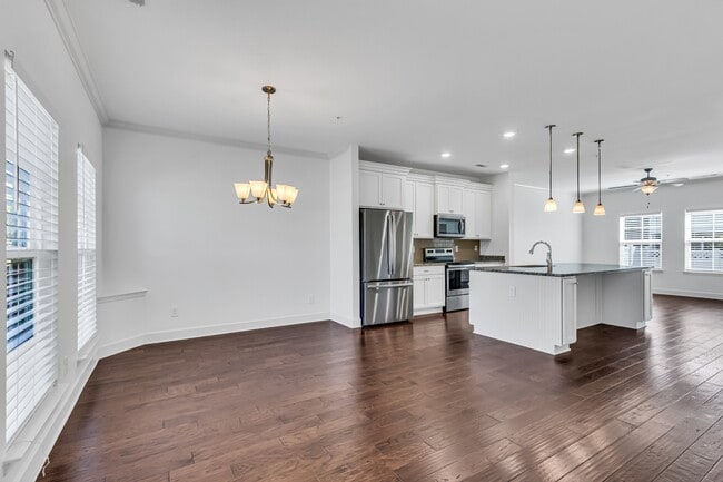 Building Photo - 253 Mary Ann Cir