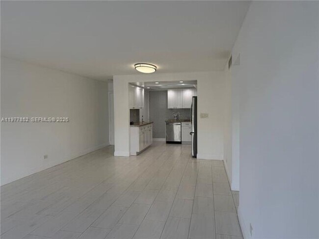 Foto del edificio - 8107 SW 72nd Ave