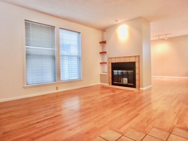 Foto del edificio - 1035 Jasmine St