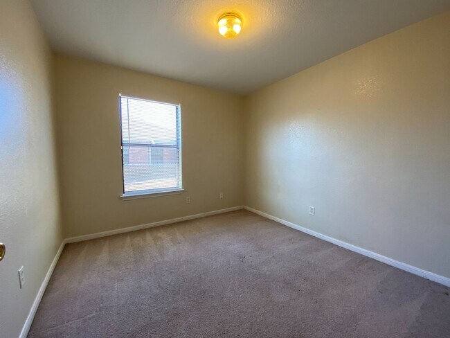 Building Photo - 108 Castellon Ct