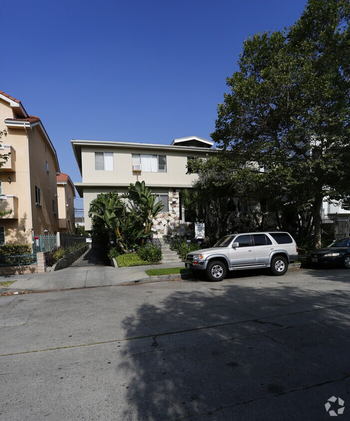 Building Photo - 817 S Gramercy Pl