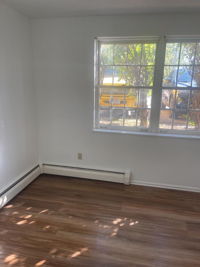 Building Photo - 325 W High St