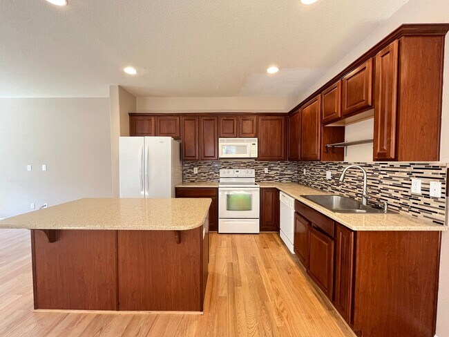 Building Photo - Beautiful 3Bd + 2.5Ba in Sherwood!! Enjoy ...