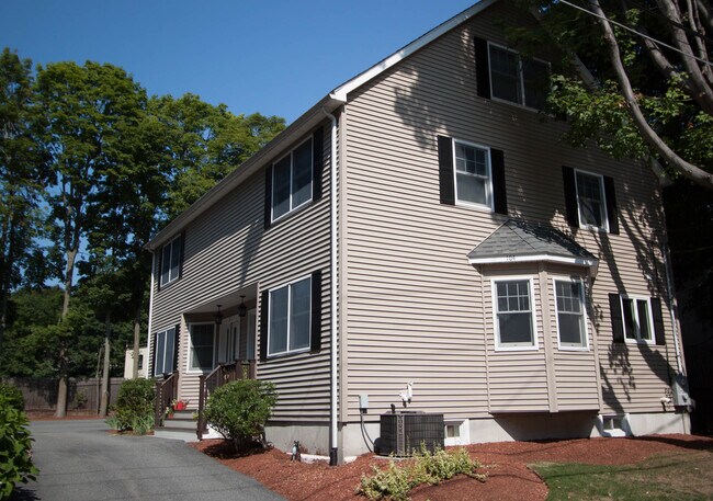 Building Photo - 104 Howard St