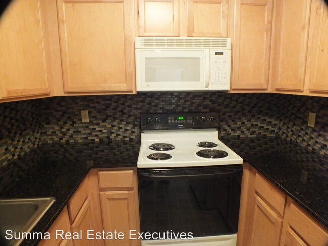 Building Photo - 857 NE Hacienda Ct