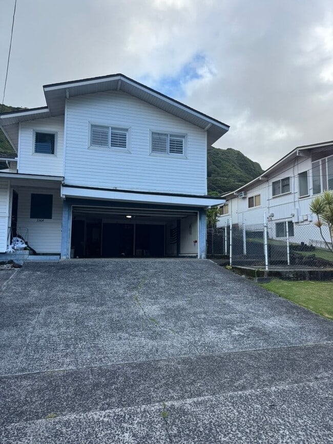 Building Photo - 3564 Loulu St
