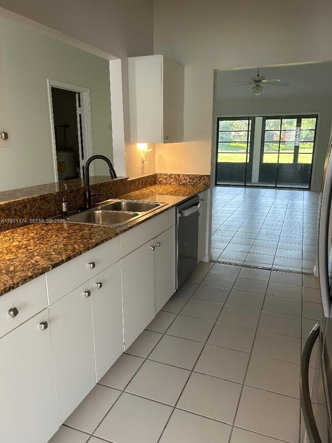 Building Photo - 6114 SE Georgetown Pl