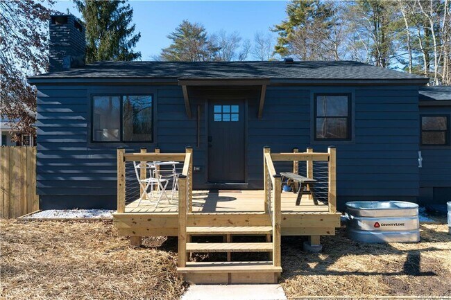 Building Photo - 583 Springtown Rd