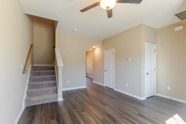 Building Photo - 359 Bordeaux Dr